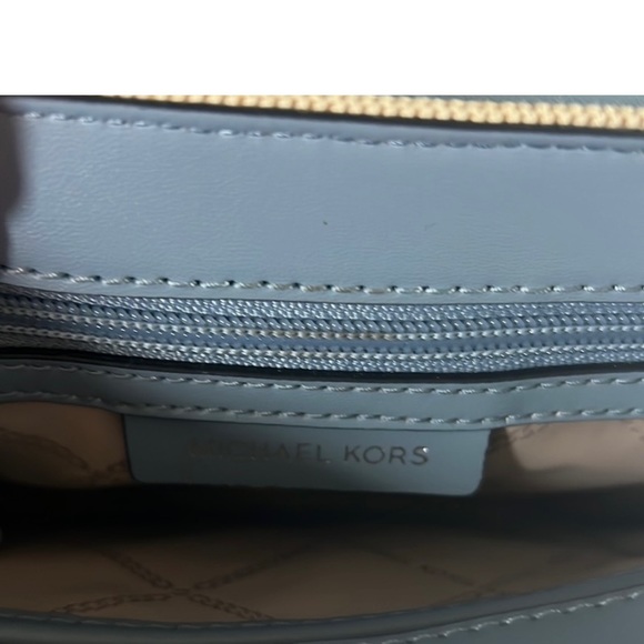 Authentic NWOT Michael Kors bag. - Picture 3 of 4